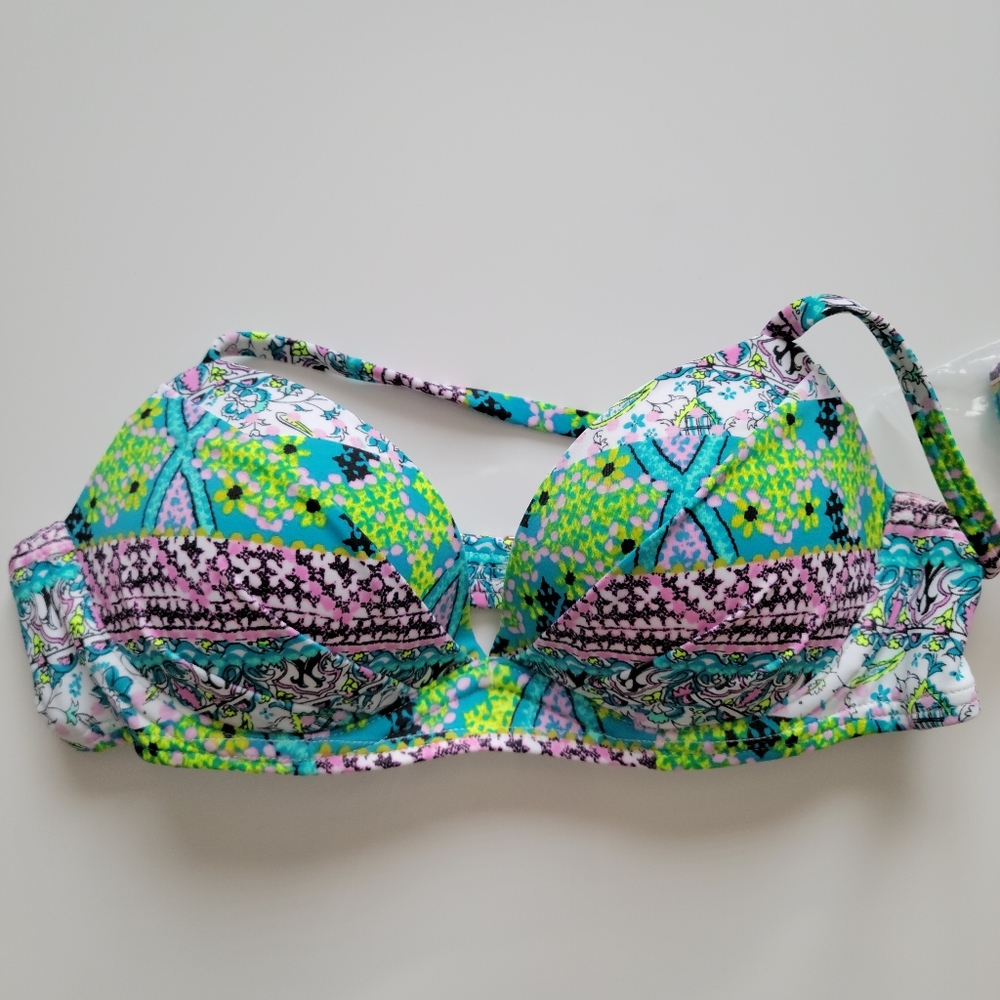 NEW Victoria's Secret Bikini Top, Size 32A